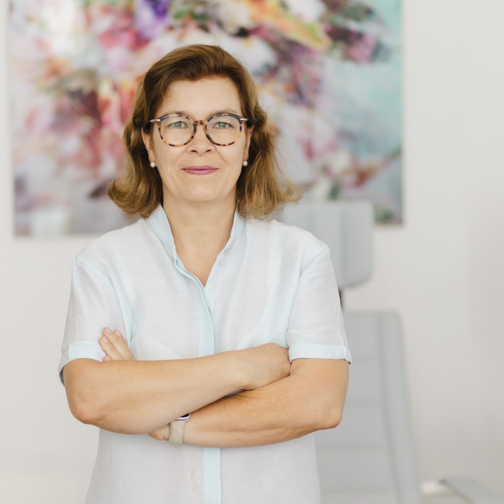 Dr. Barbara Arnold Fachärztin für HNO-Heilkunde Fachärztin für Phoniatrie und Pädaudiologie Zusatzbezeichnung Stimm- und Sprachstörungen Zusatzbezeichung Allergologie